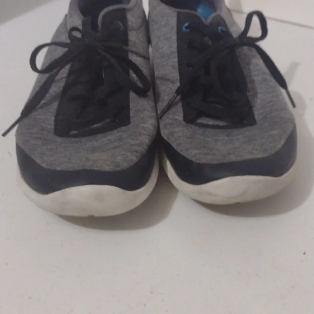 Croc sneakers size 10